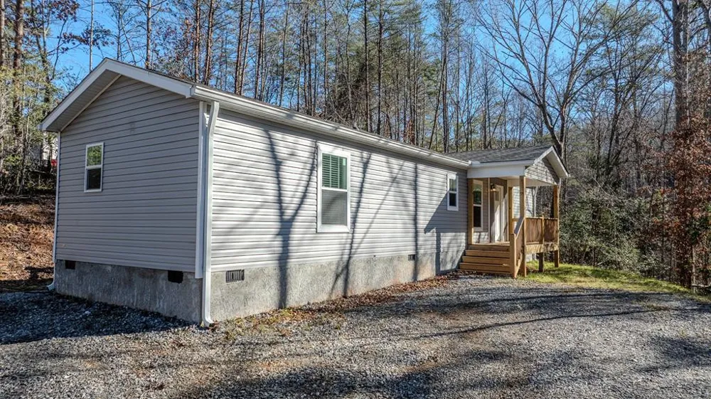 195 Loganberry Lane Hayesville, NC 28904