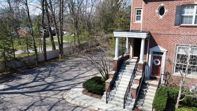 16874 Farmington Road Livonia City, MI 48154