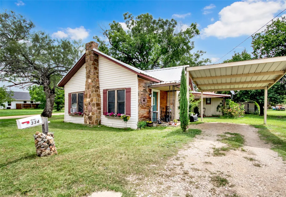 334 Knox Street Jacksboro, TX 76458