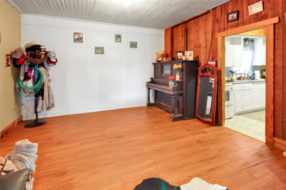 334 Knox Street Jacksboro, TX 76458