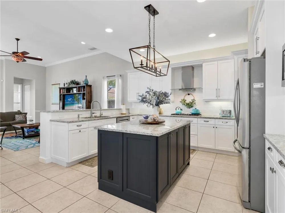 2756 Crystal Way Naples, FL 34119