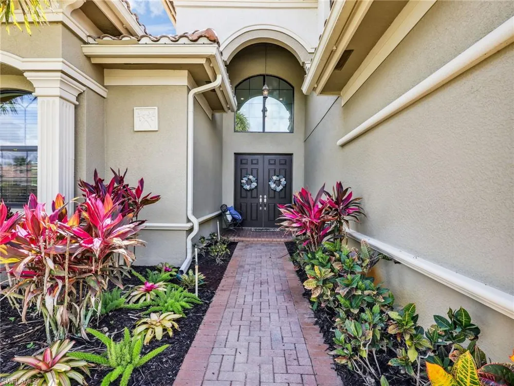 2756 Crystal Way Naples, FL 34119