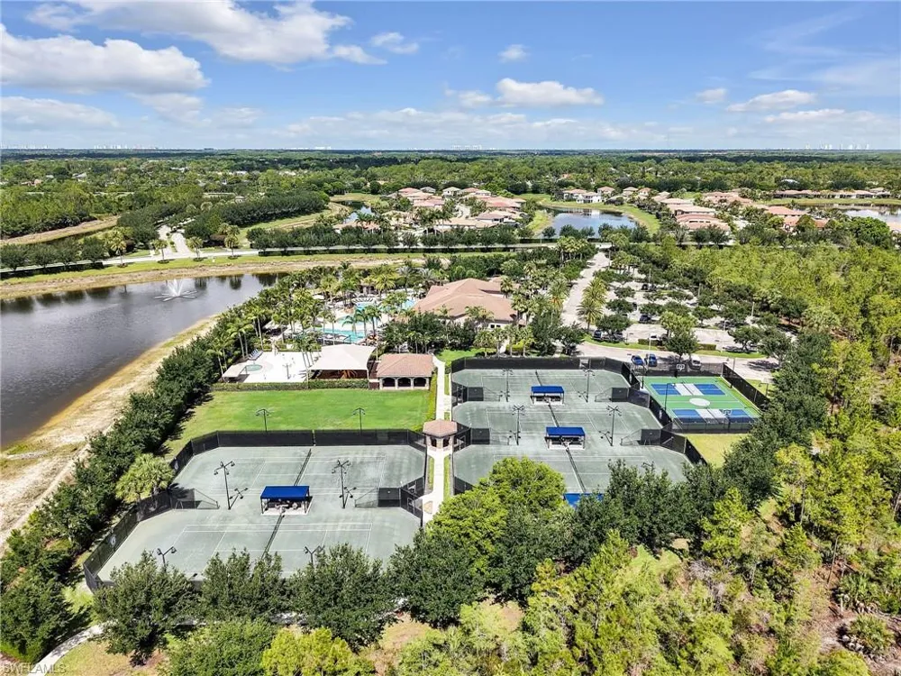 2756 Crystal Way Naples, FL 34119