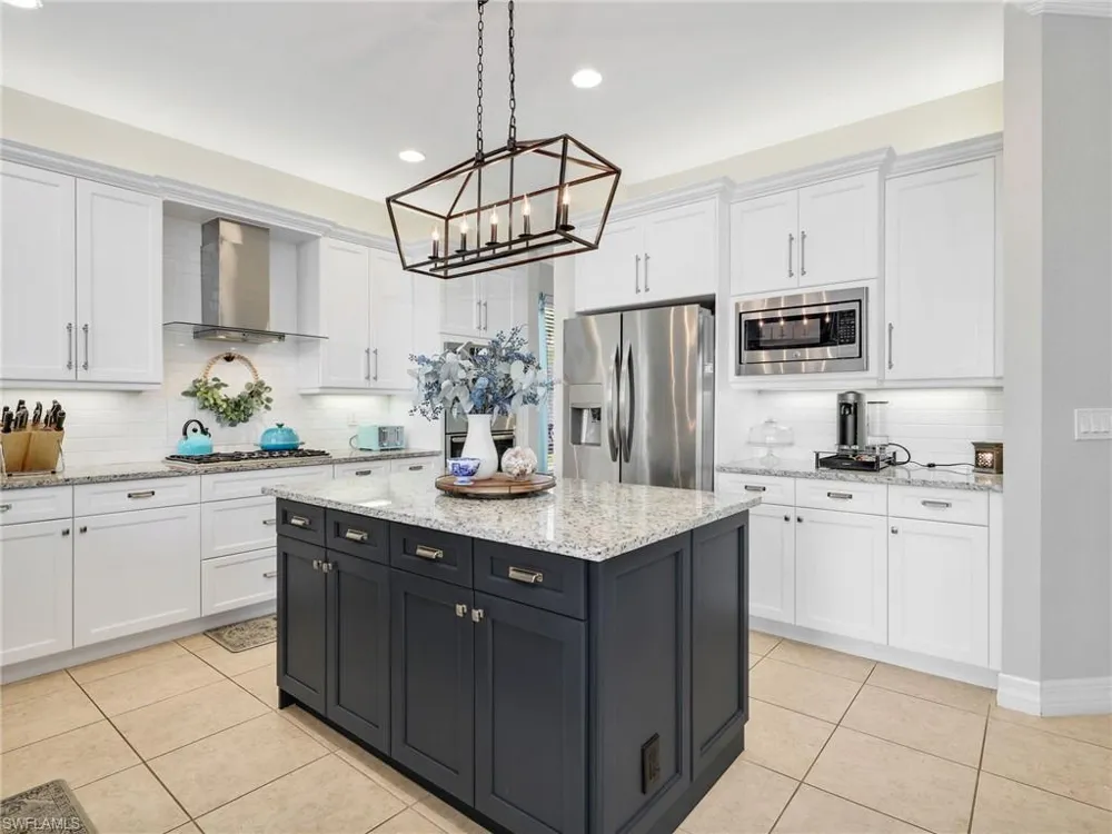 2756 Crystal Way Naples, FL 34119