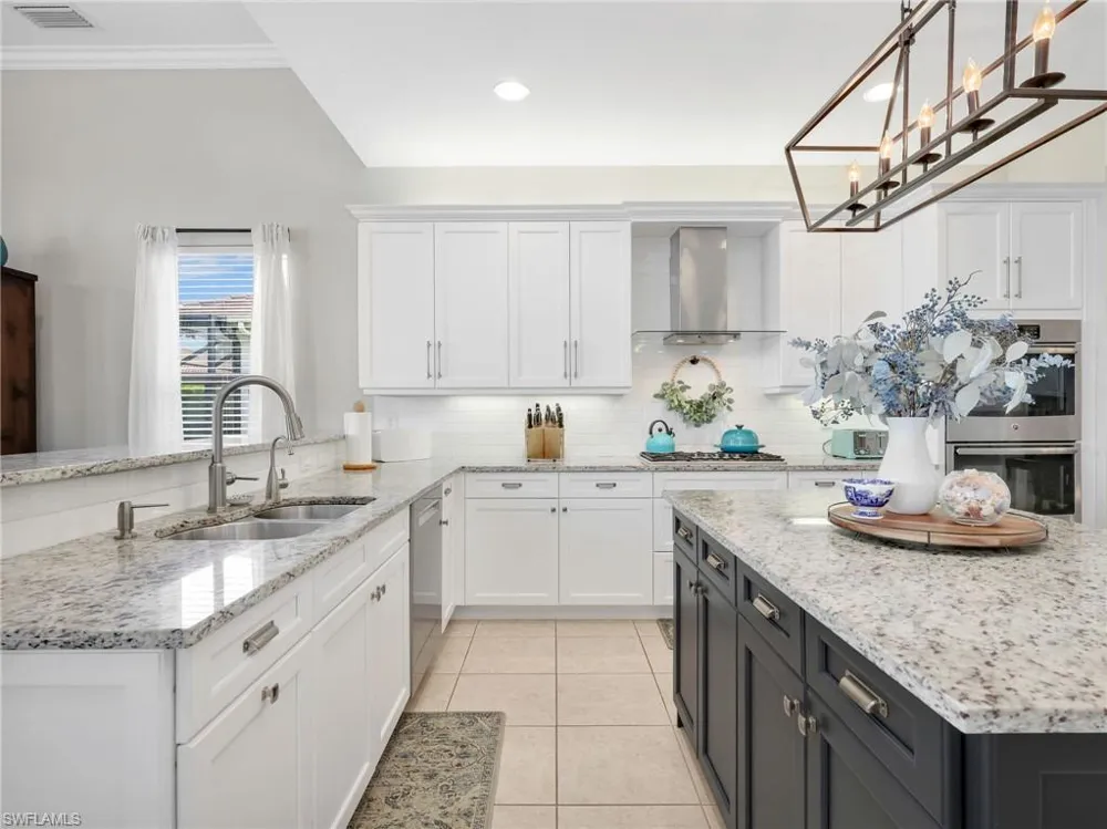 2756 Crystal Way Naples, FL 34119