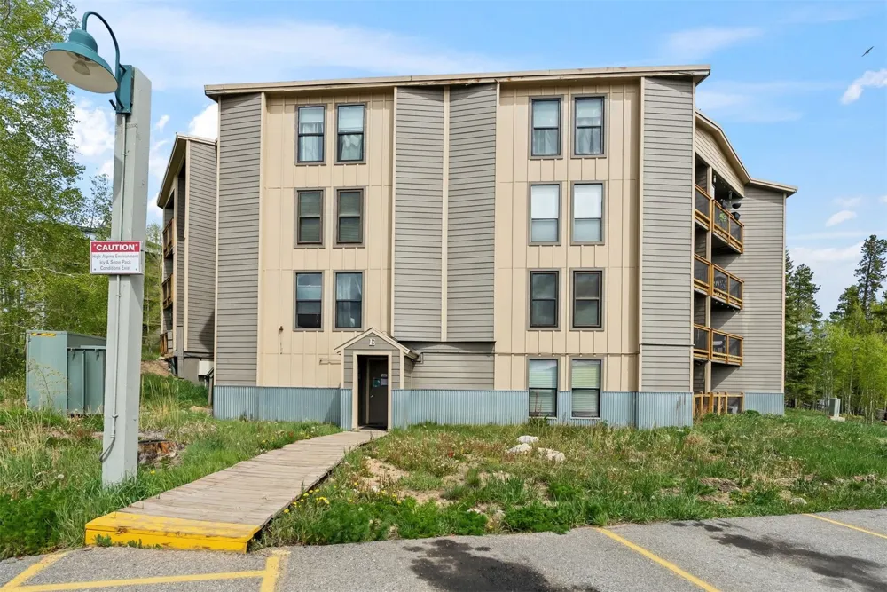 8100 Ryan Gulch Road #106 Wildernest, CO 80498