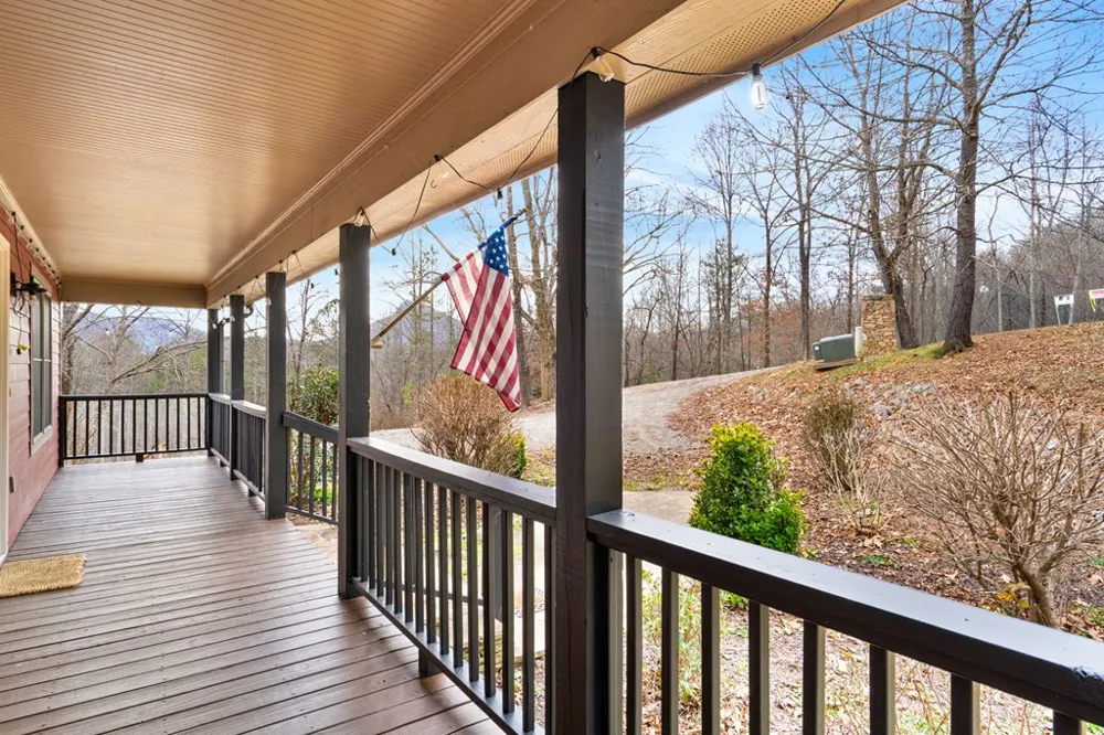 202 Bell Orchard Drive Hayesville, NC 28904