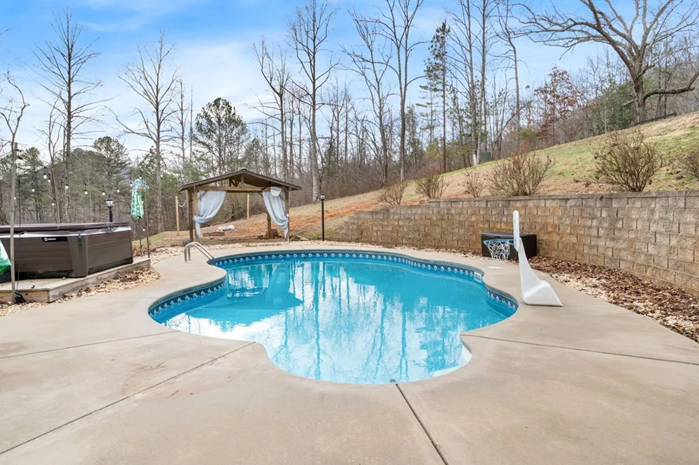 202 Bell Orchard Drive Hayesville, NC 28904