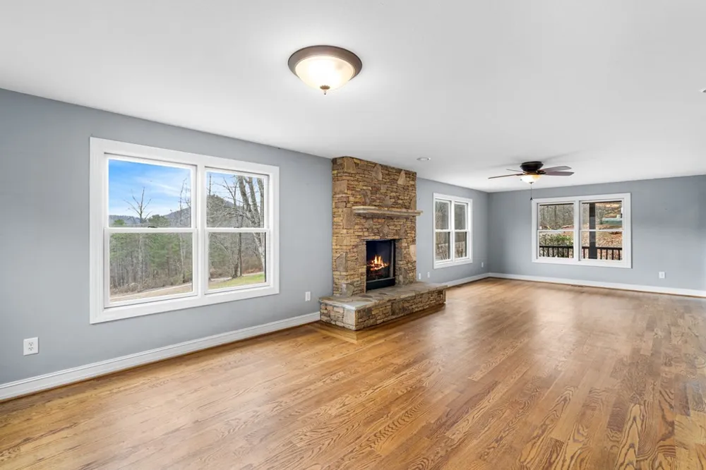 202 Bell Orchard Drive Hayesville, NC 28904