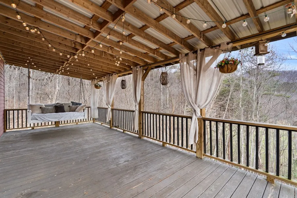 202 Bell Orchard Drive Hayesville, NC 28904