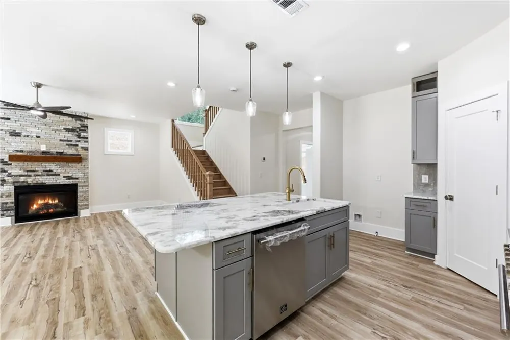 5851 Canterbury Way Clermont, GA 30527