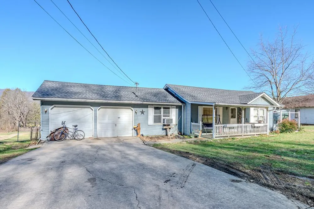 385 Aquone Andrews, NC 28901