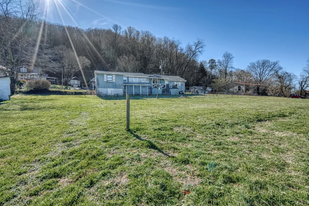 385 Aquone Andrews, NC 28901