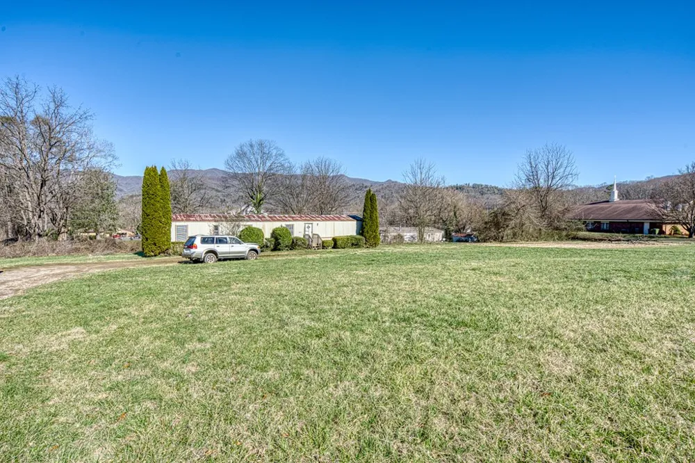 385 Aquone Andrews, NC 28901