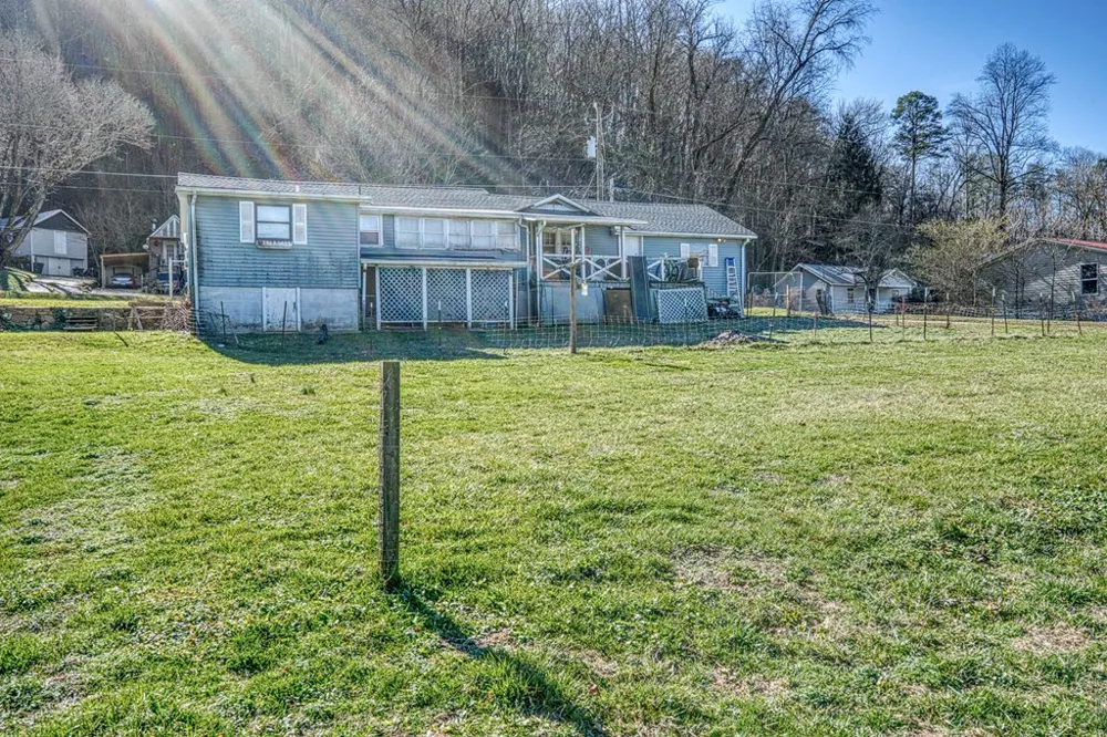 385 Aquone Andrews, NC 28901