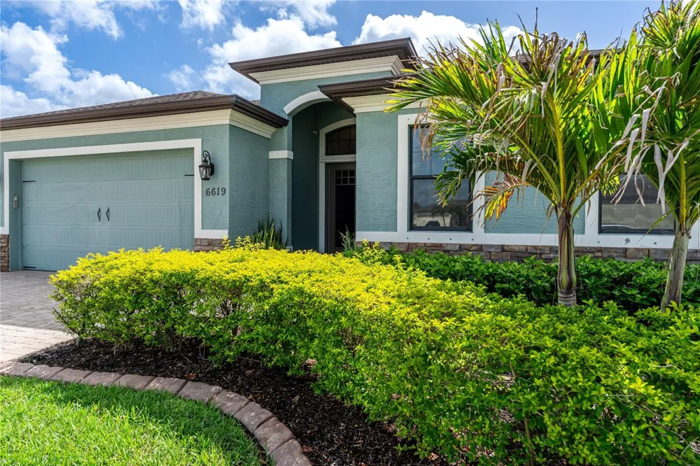 6619 35TH COURT E Sarasota, FL 34243