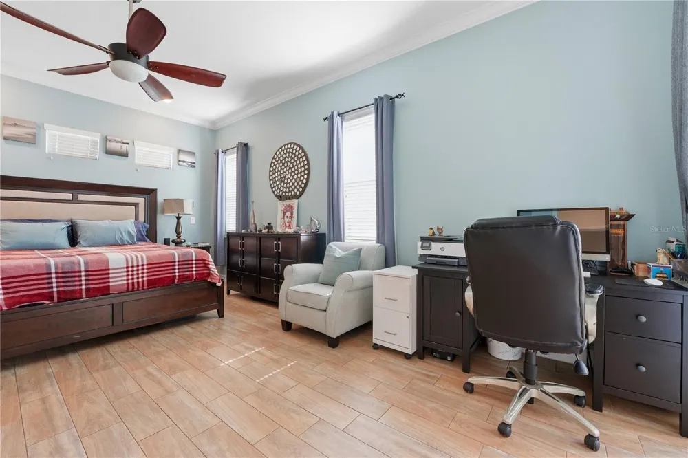 6619 35TH COURT E Sarasota, FL 34243