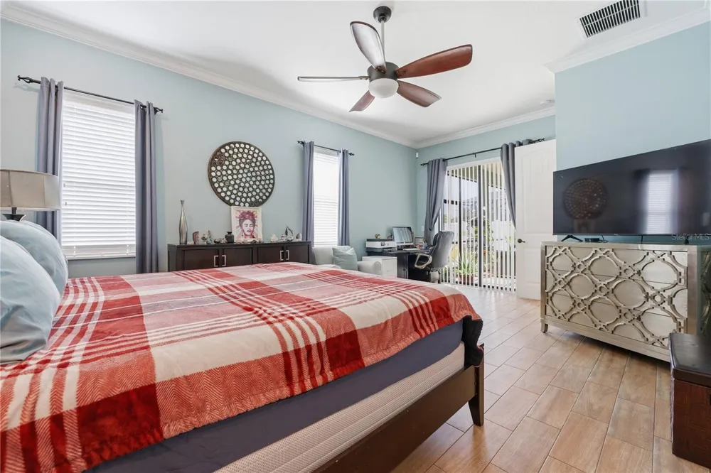 6619 35TH COURT E Sarasota, FL 34243