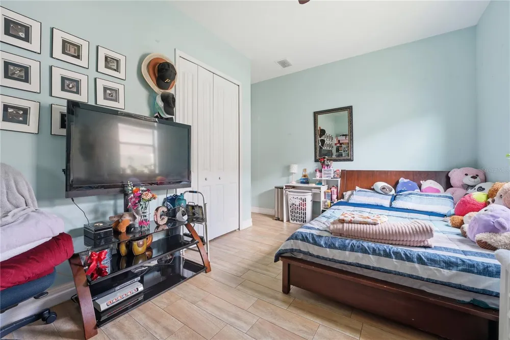 6619 35TH COURT E Sarasota, FL 34243
