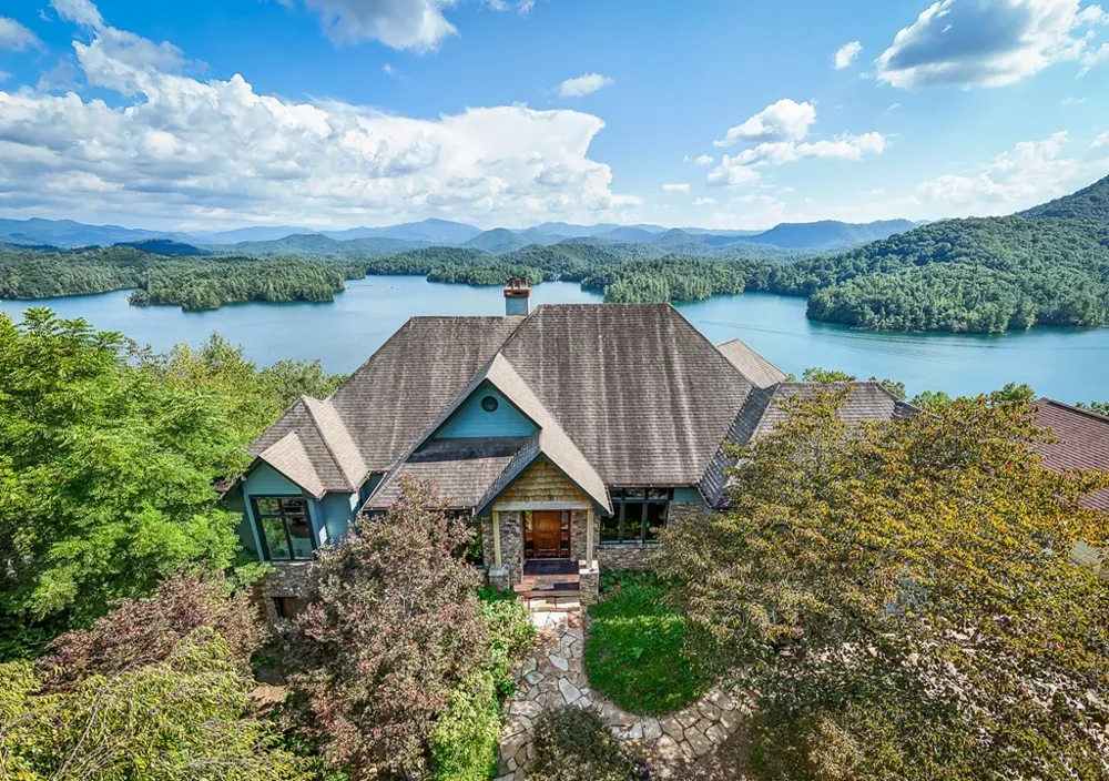 1 Cheoah Trail Robbinsville, NC 28771