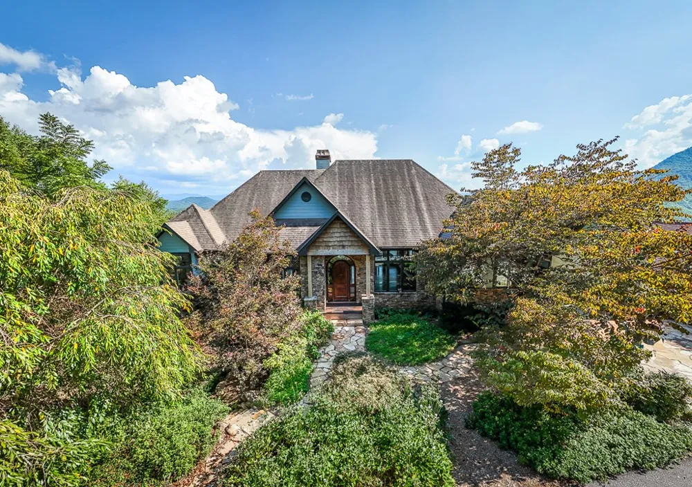1 Cheoah Trail Robbinsville, NC 28771