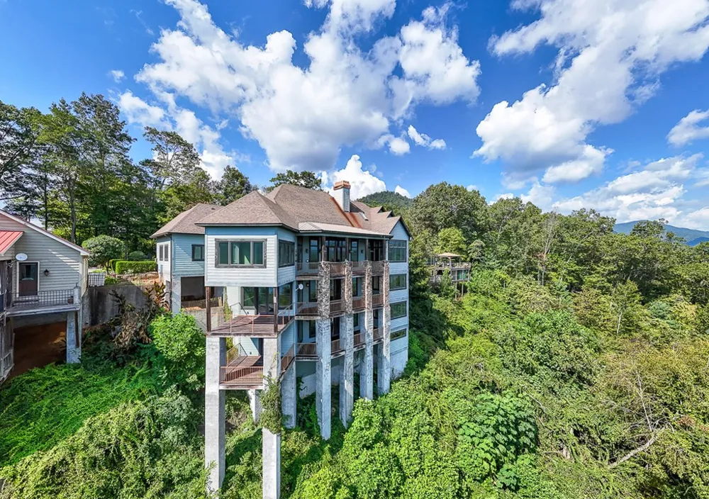 1 Cheoah Trail Robbinsville, NC 28771