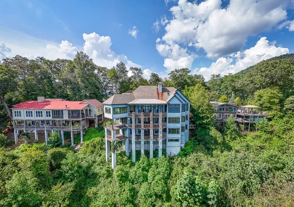 1 Cheoah Trail Robbinsville, NC 28771