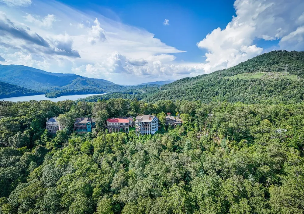 1 Cheoah Trail Robbinsville, NC 28771