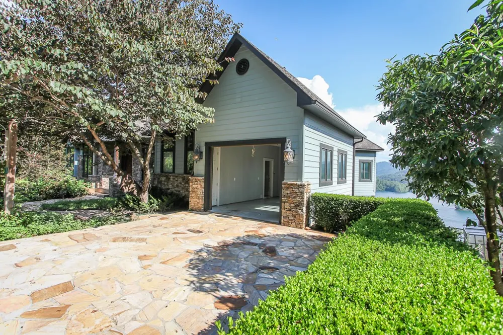 1 Cheoah Trail Robbinsville, NC 28771