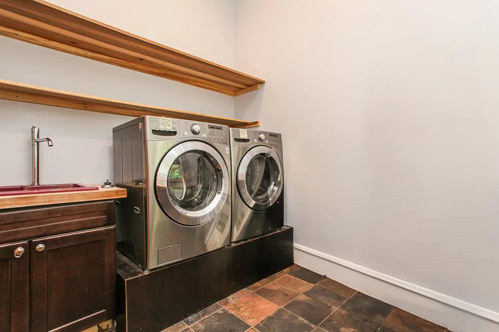 1 Cheoah Trail Robbinsville, NC 28771