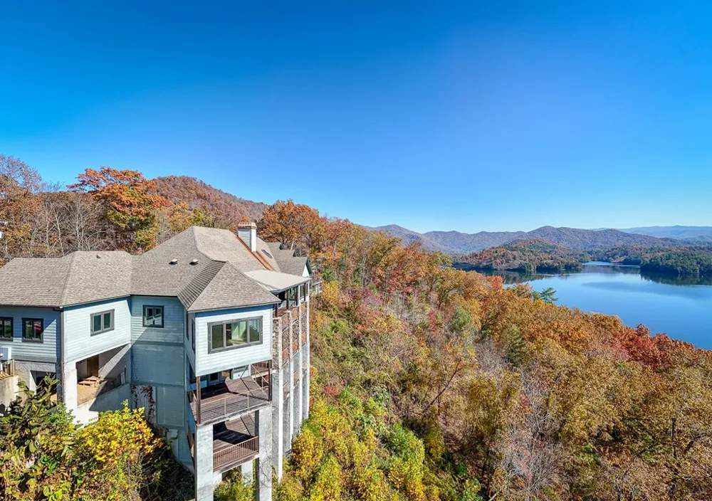 1 Cheoah Trail Robbinsville, NC 28771