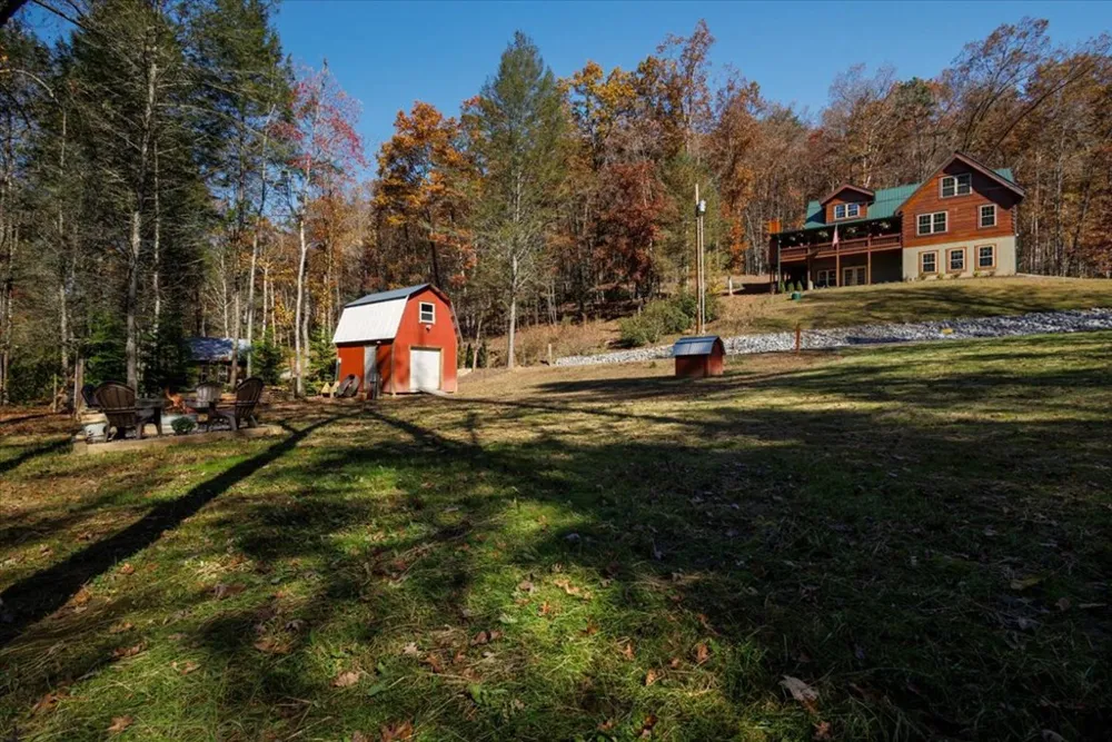 163 Cherokee Path Blue Ridge, GA 30513