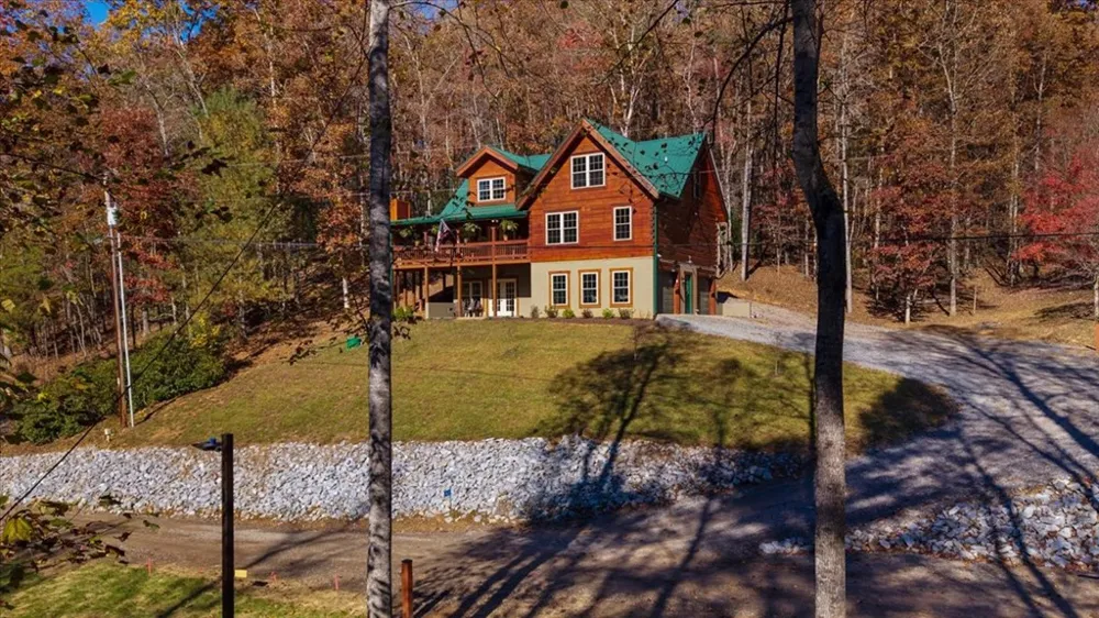 163 Cherokee Path Blue Ridge, GA 30513
