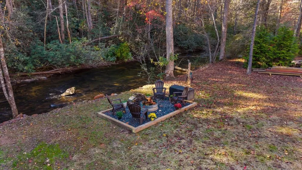 163 Cherokee Path Blue Ridge, GA 30513