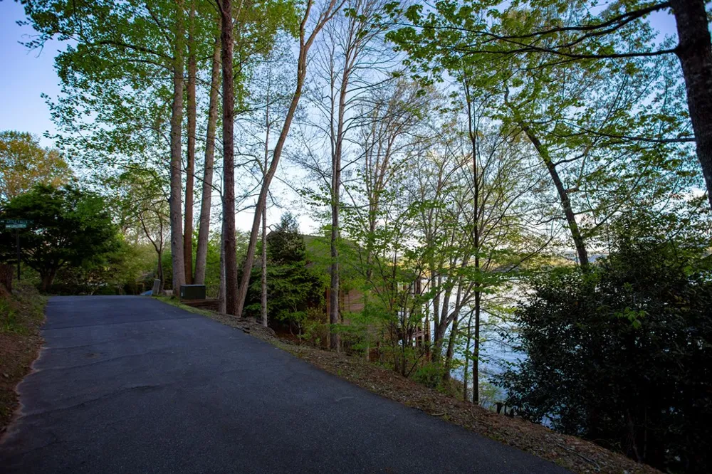 10 Santeetlah Lakeside Robbinsville, NC 28771