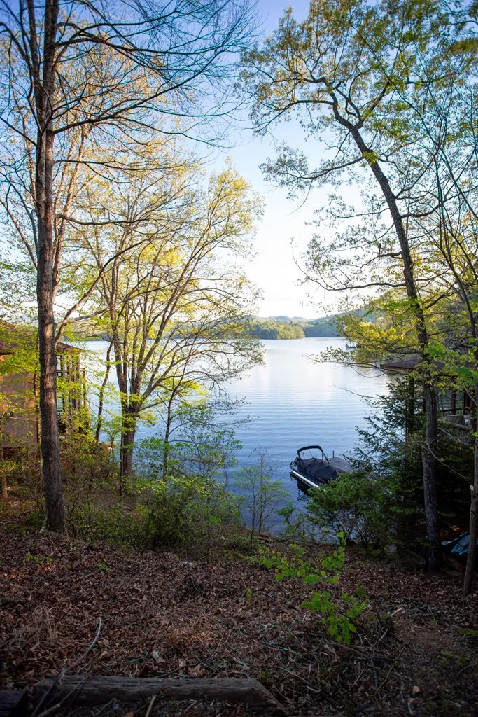10 Santeetlah Lakeside Robbinsville, NC 28771