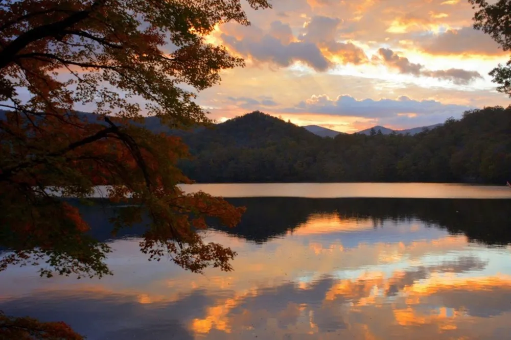 10 Santeetlah Lakeside Robbinsville, NC 28771
