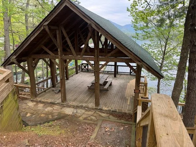 10 Santeetlah Lakeside Robbinsville, NC 28771