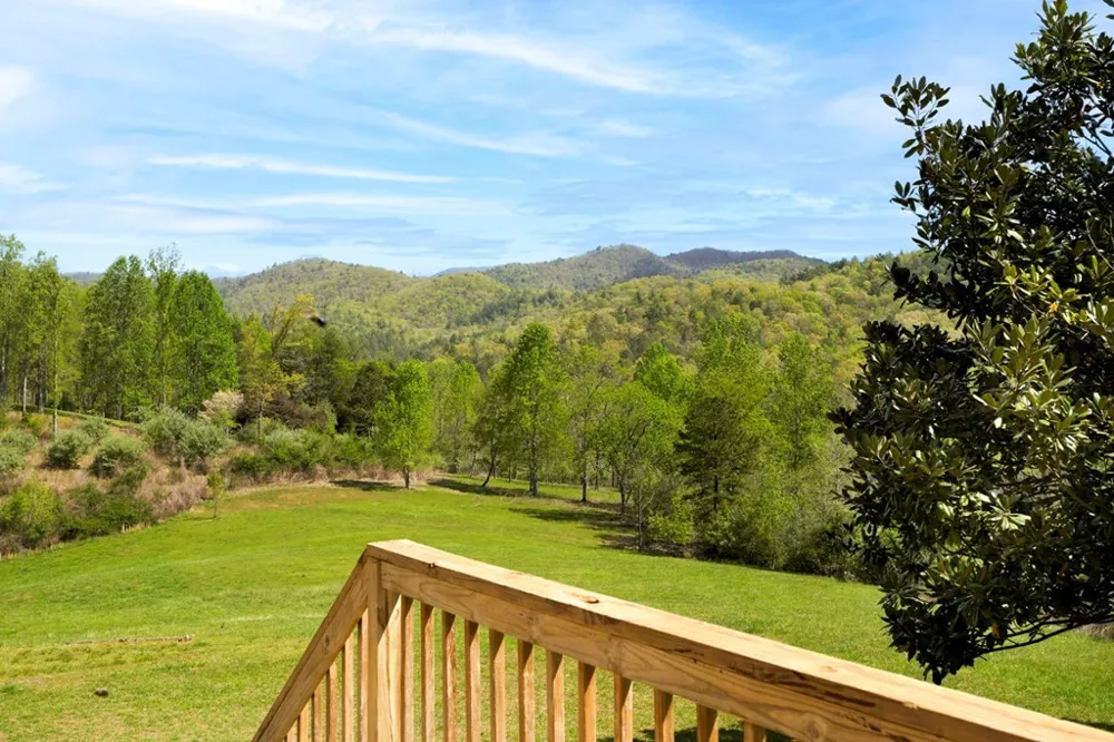 68 Countryside Lane Hayesville, NC 28904