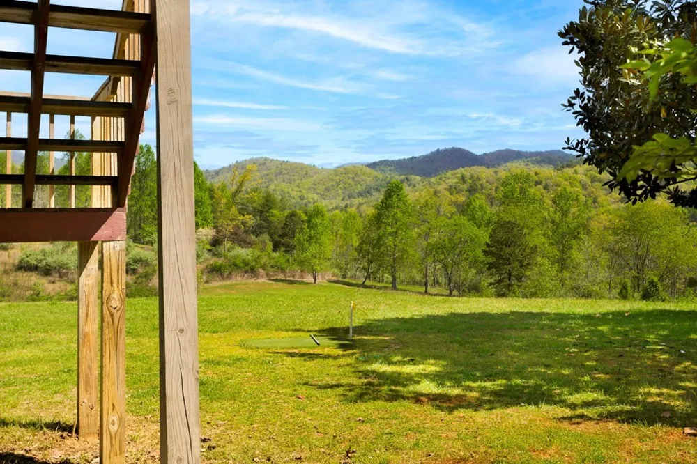 68 Countryside Lane Hayesville, NC 28904