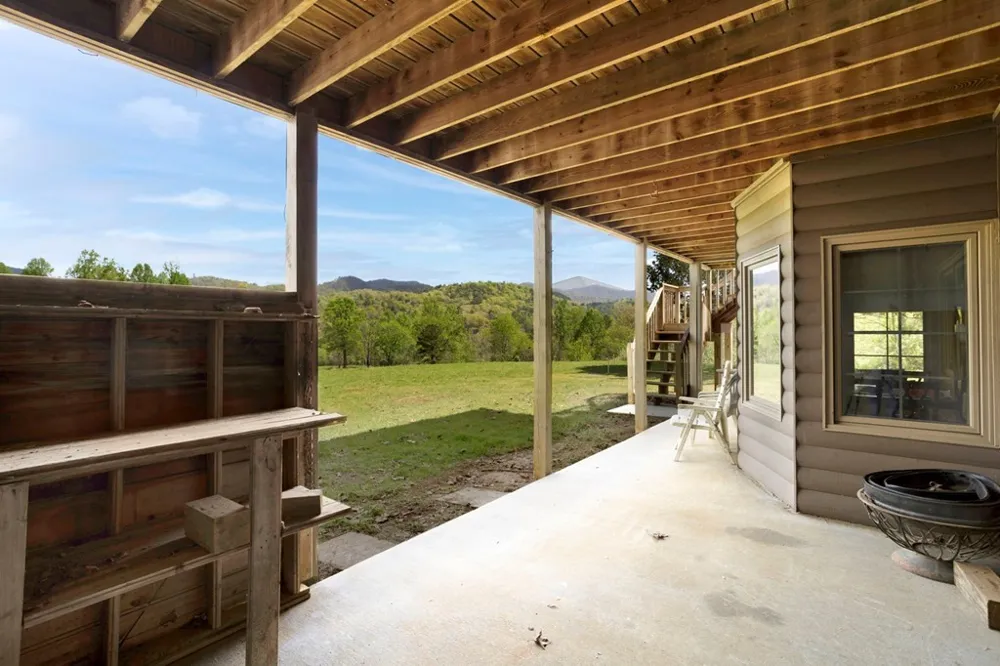 68 Countryside Lane Hayesville, NC 28904