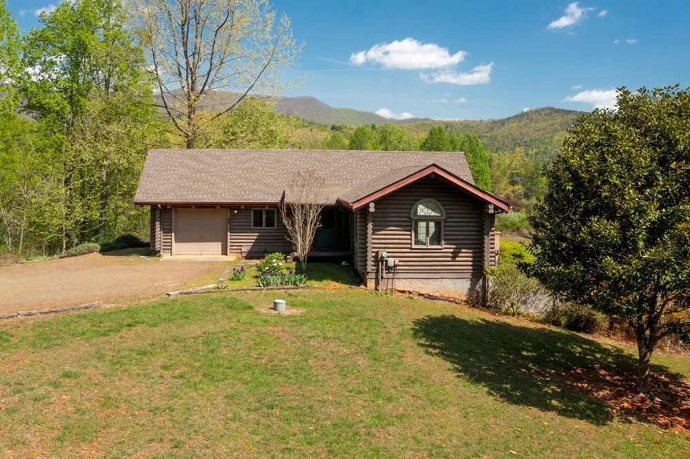 68 Countryside Lane Hayesville, NC 28904