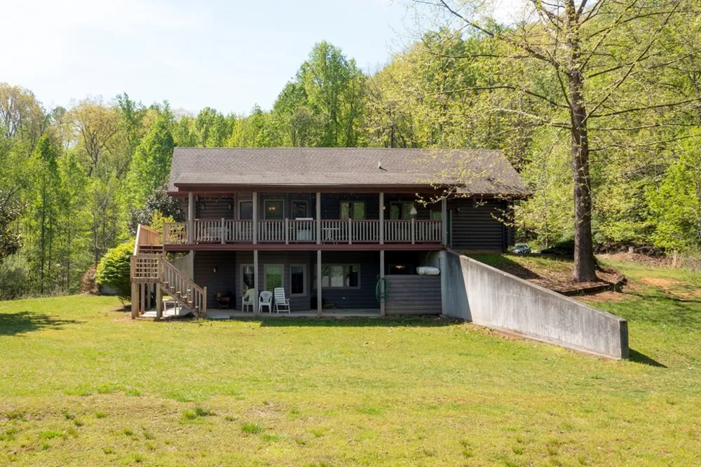 68 Countryside Lane Hayesville, NC 28904