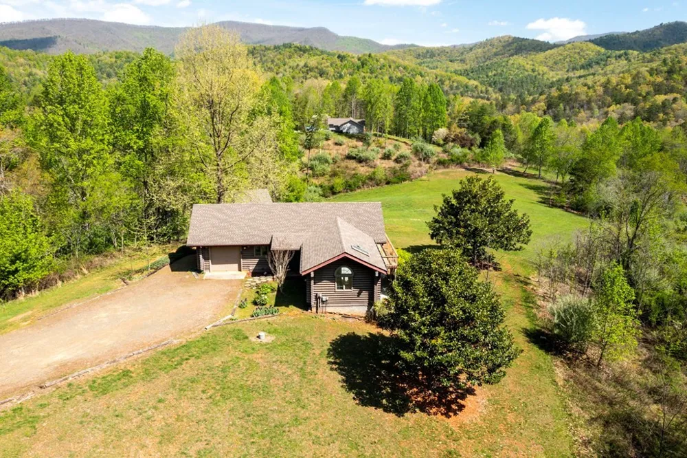 68 Countryside Lane Hayesville, NC 28904