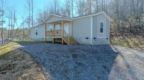 301 Loganberry Lane