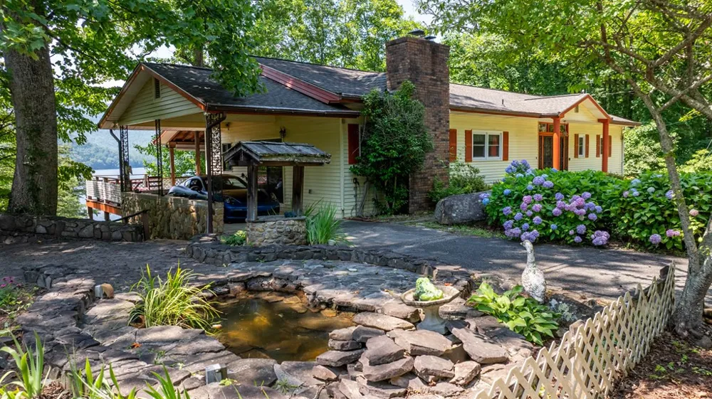 14 Chalet Village Robbinsville, NC 28771