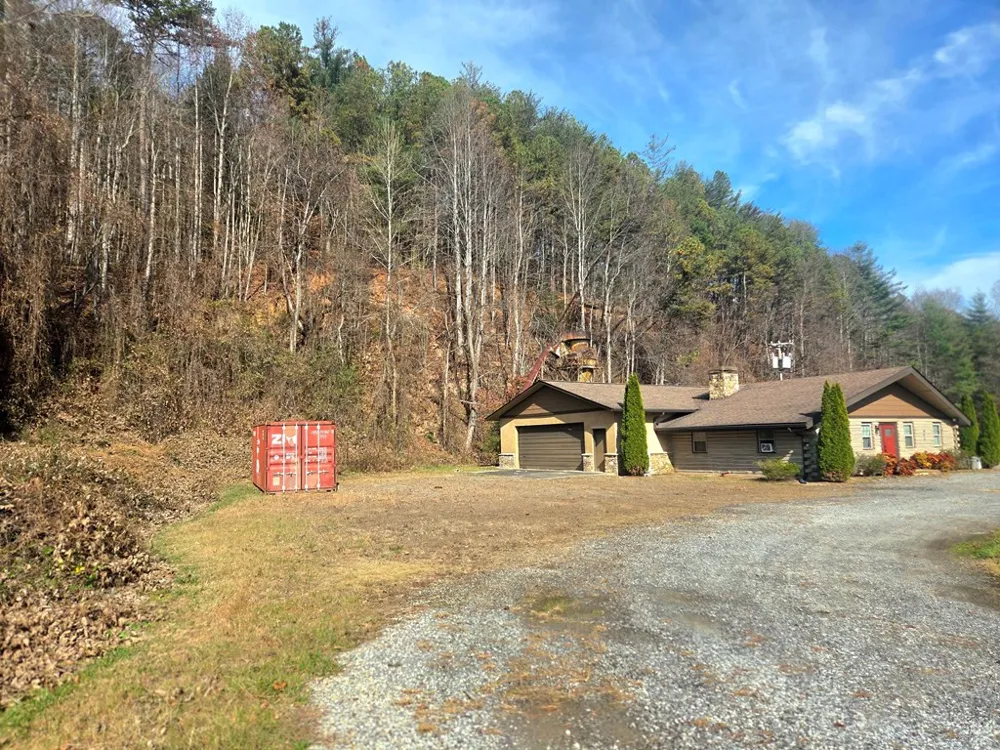 6785 Airport Road Andrews, NC 28901