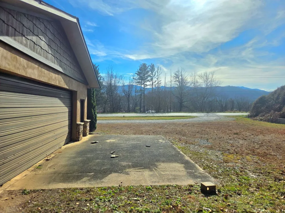 6785 Airport Road Andrews, NC 28901