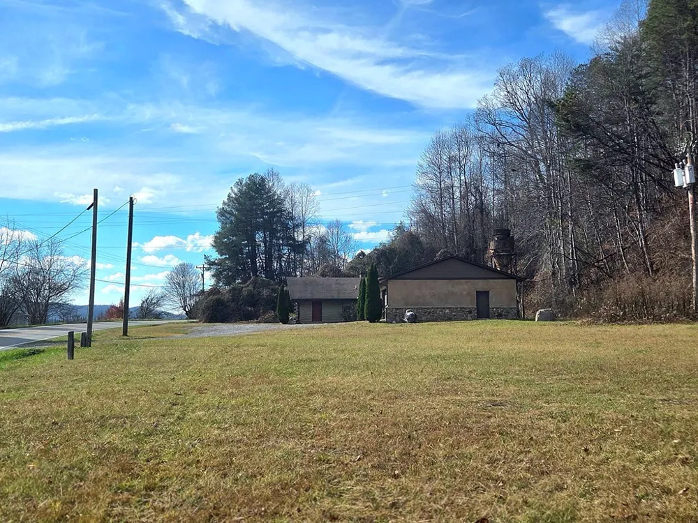 6785 Airport Road Andrews, NC 28901
