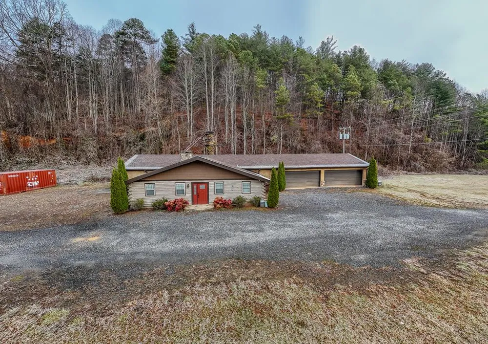 6785 Airport Road Andrews, NC 28901